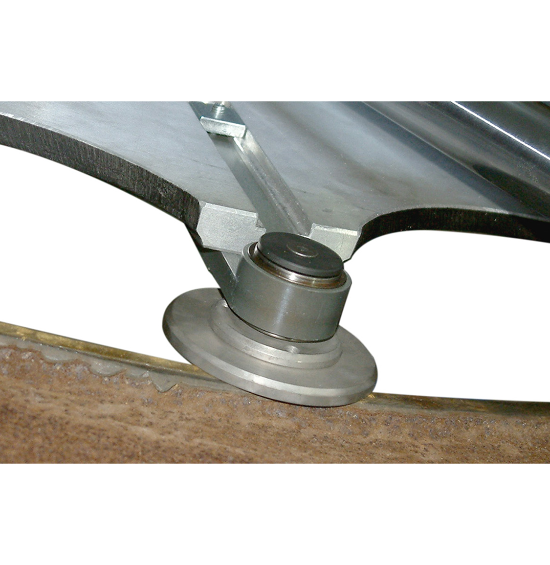 SL-15 lapping machine in operation